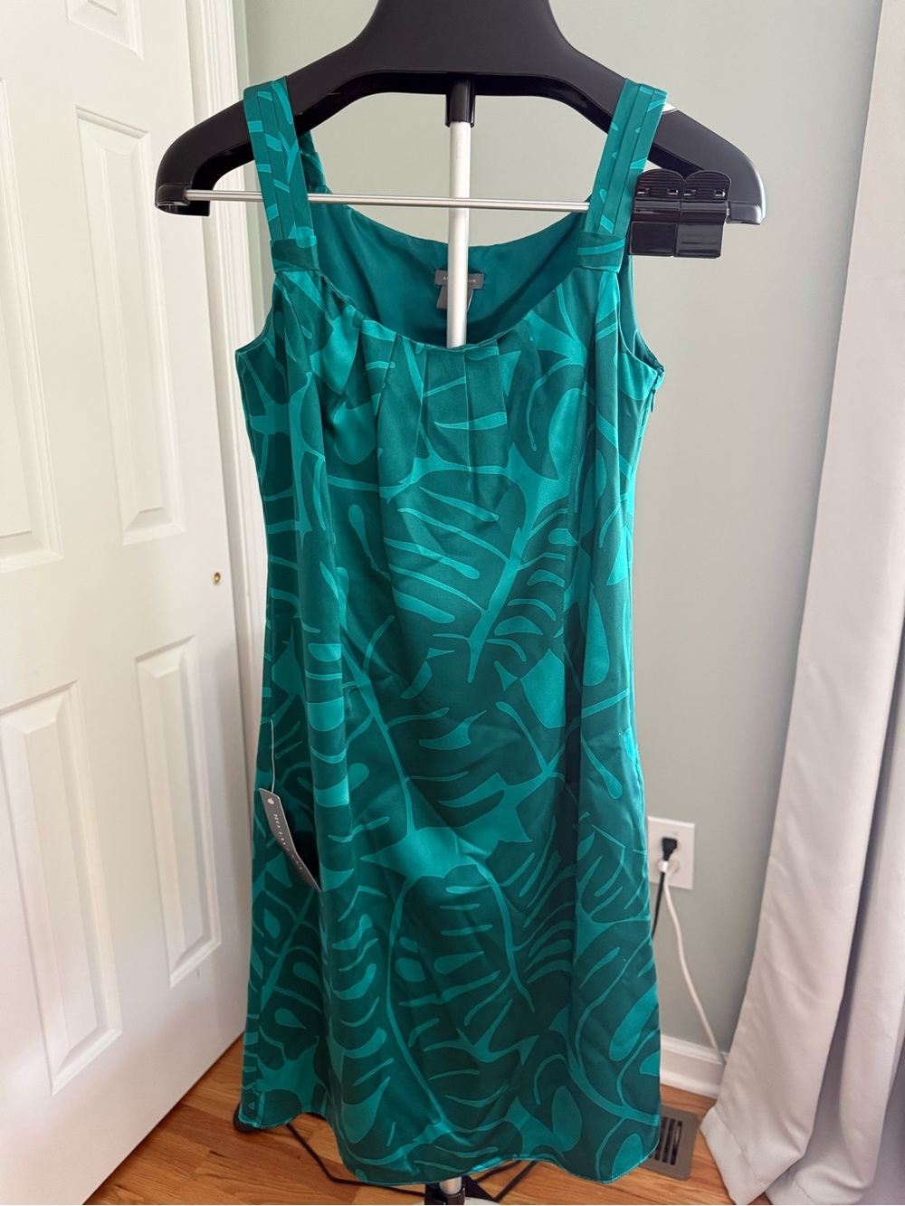 NWT Ann Taylor Green Tropical Leaf Print Sleeveless Shift Vacation Dress Size 0